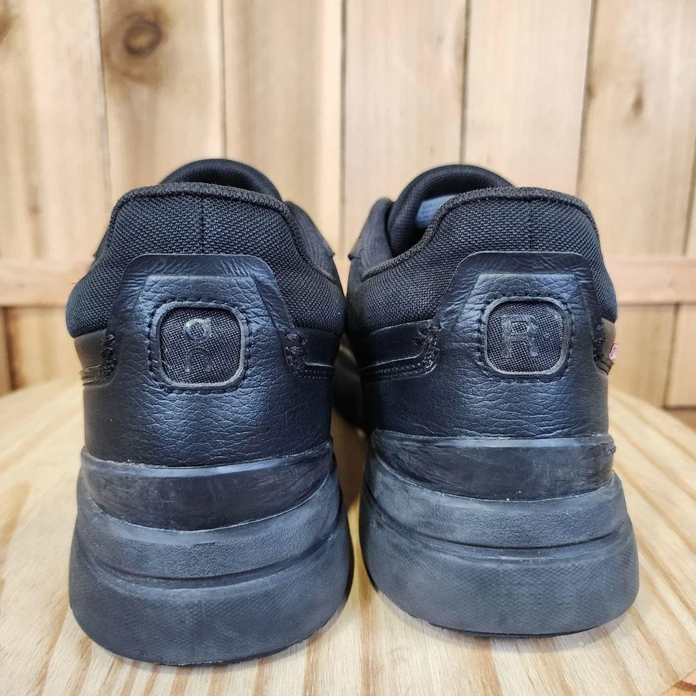 On THE ROGER Shoes Mens 11 Triple Black Leather Casual Walking Sneakers Low Top